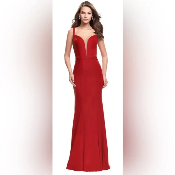 La Femme | Dresses | Gigi Designs By La Femme Red Formalprom Dress Size 2  Unworn Not Altered | Poshmark